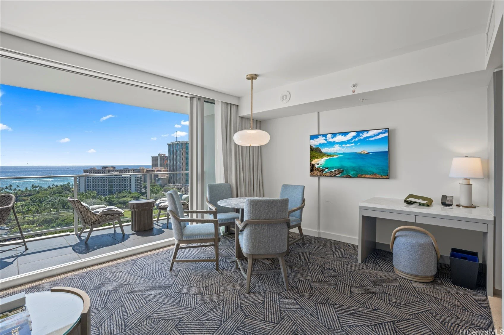 The Ritz-Carlton Residences Waikiki Beach E2205